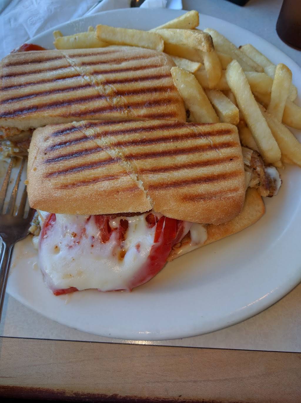 The American Diner | restaurant | 1131, 411 Penn Ave, Reading, PA 19611, USA | 6103765565 OR +1 610-376-5565