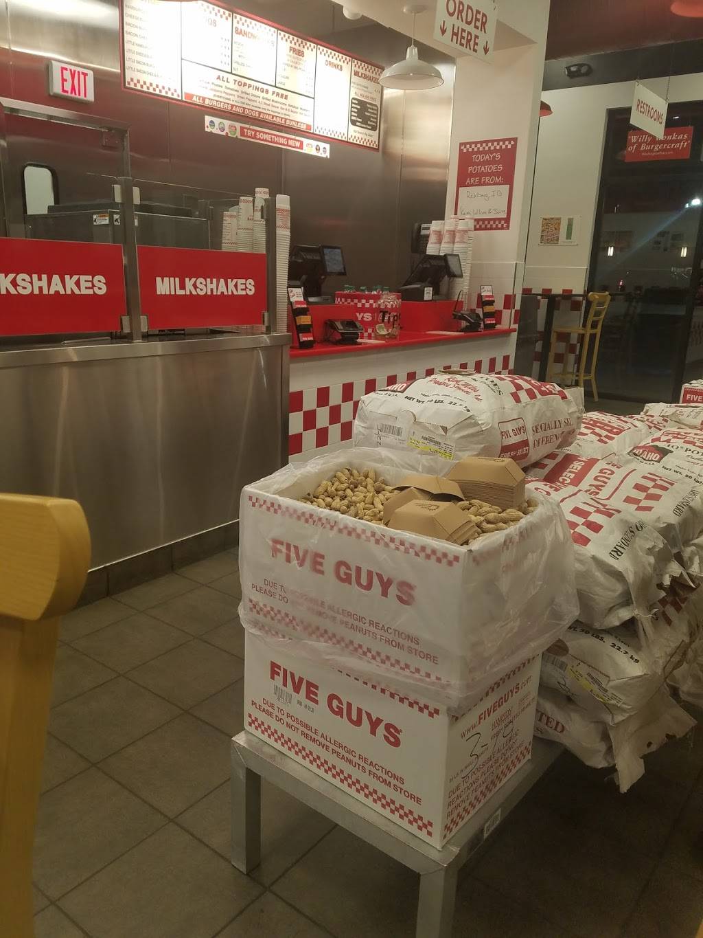 Five Guys | meal takeaway | 4161 Teays Valley Road, Hurricane, WV 25526, USA | 6812357124 OR +1 681-235-7124