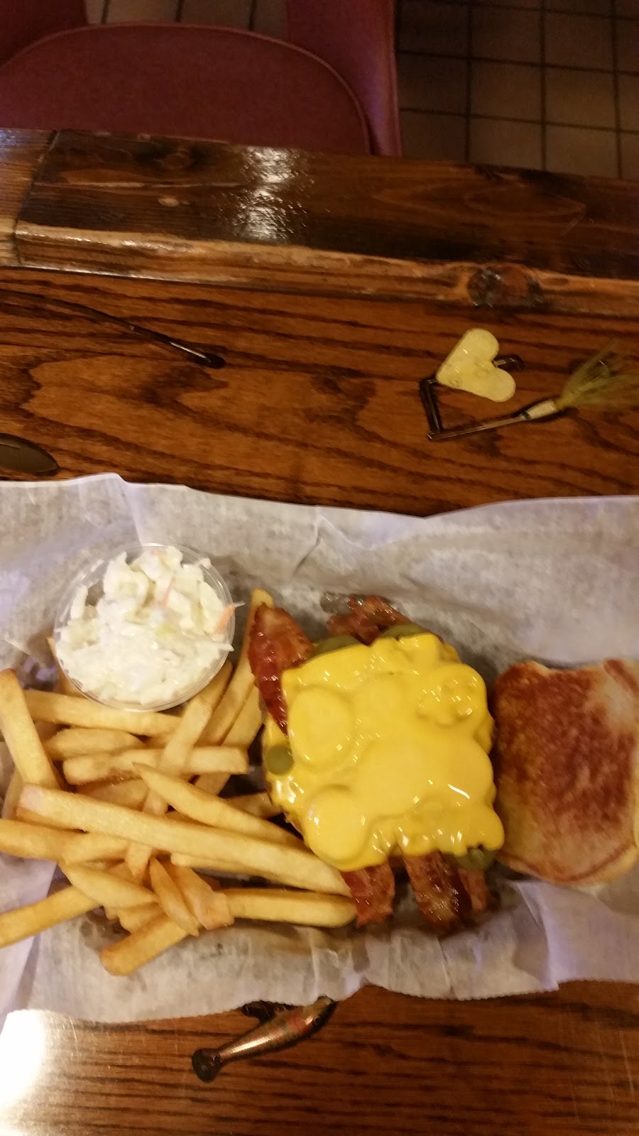 Fishermans Luck Bar & Grill | restaurant | W14503 Fish Dr, Wisconsin Dells, WI 53965, USA | 6082548082 OR +1 608-254-8082