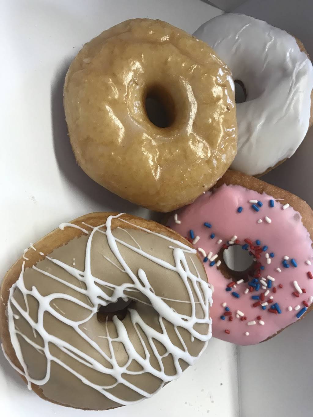 Daltons Donuts | cafe | 7555 NY-32, Cairo, NY 12413, USA | 5186220971 OR +1 518-622-0971
