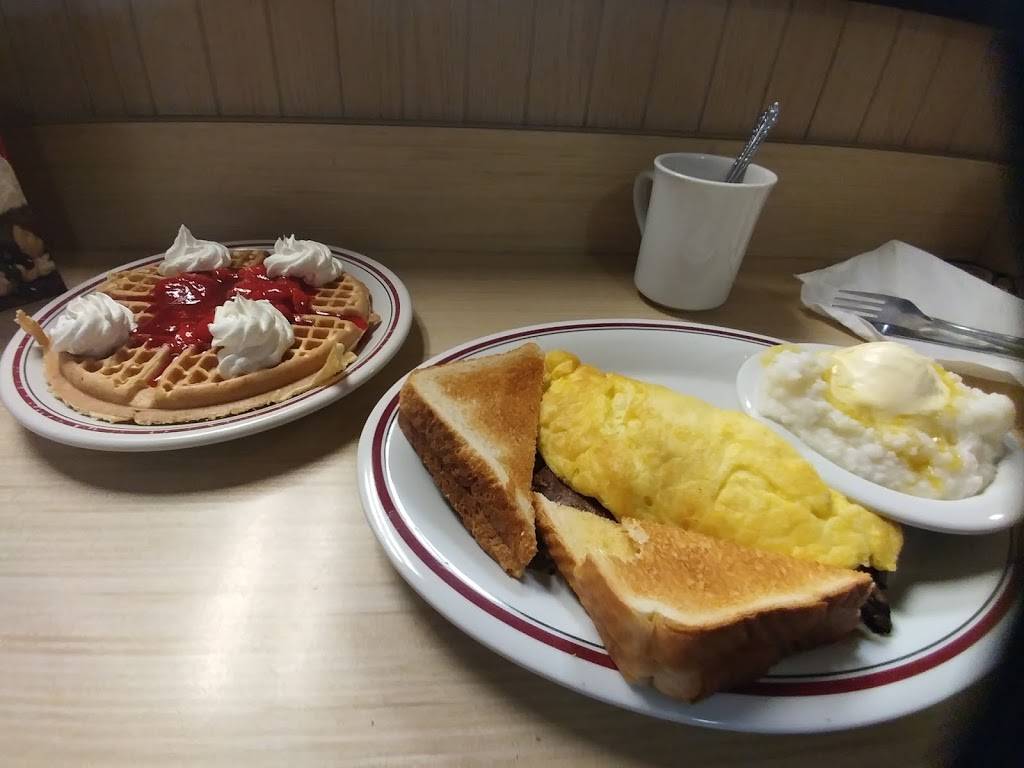 Huddle House | meal takeaway | 2460 US-60, Charleston, MO 63834, USA | 5736834176 OR +1 573-683-4176