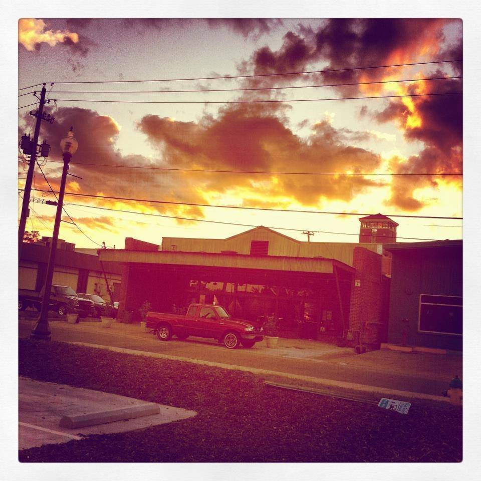 Thirsty Hippo | restaurant | 309 Mcleod St, Hattiesburg, MS 39401, USA | 6015839188 OR +1 601-583-9188