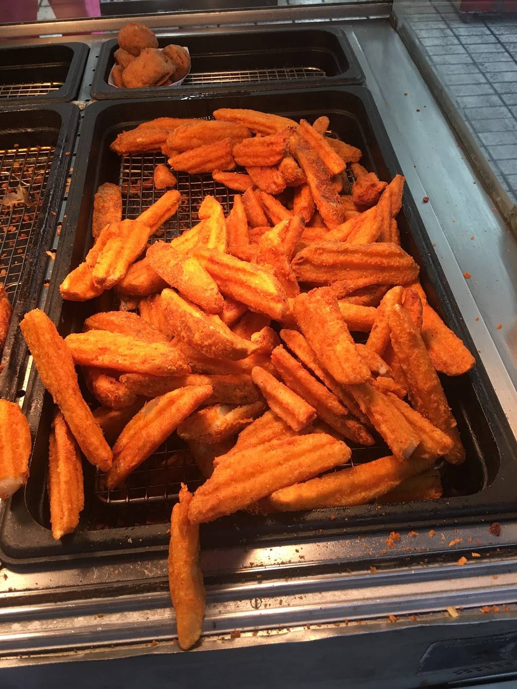 Lil Saver Broaster Chicken | restaurant | W, 393 US-6, Valparaiso, IN 46385, USA | 2197632549 OR +1 219-763-2549