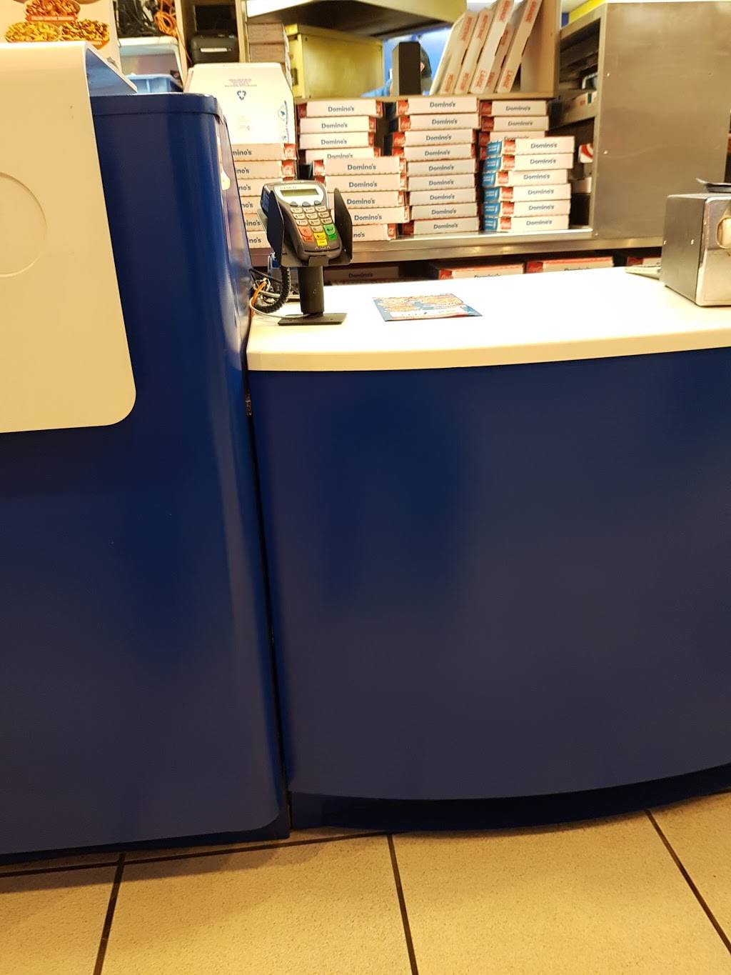 Dominos Pizza | meal delivery | 5488 Chemin de la Côte-Saint-Luc, Montréal, QC H3X 2C7, Canada | 5144845555 OR +1 514-484-5555