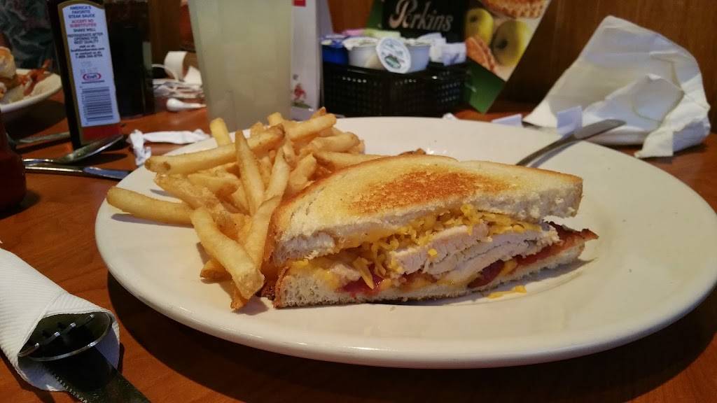 Perkins Restaurant & Bakery | restaurant | 1601 E Prospect Rd, Ashtabula, OH 44004, USA | 4409938296 OR +1 440-993-8296
