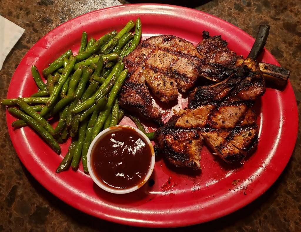 Chops Grille & Tap House | restaurant | 1752 S Broadway, Geneva, OH 44041, USA | 4404664638 OR +1 440-466-4638