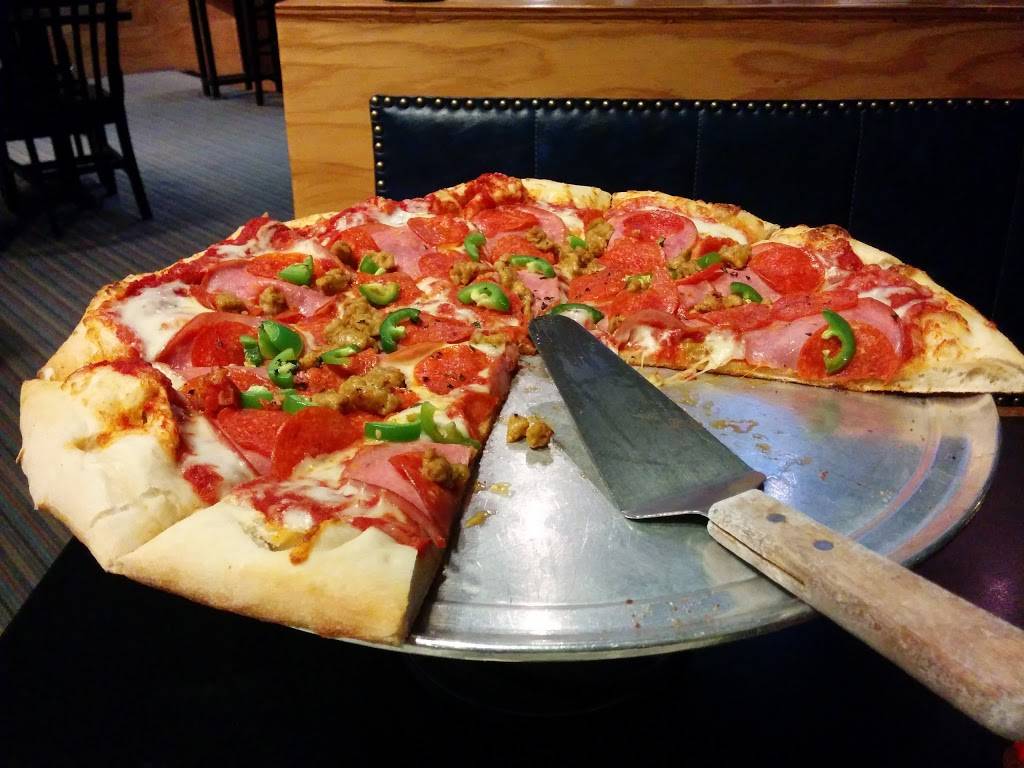Zeeks Pizza - Restaurant | 16015 Cleveland St #100, Redmond, WA 98052, USA