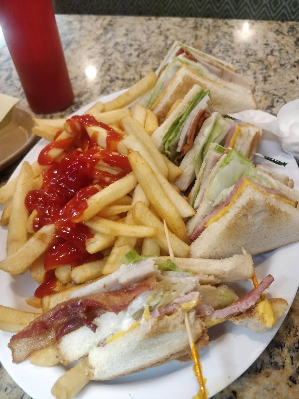 Lucky Star Cafe Mexican Grill | restaurant | 15109 Prairie Ave, Lawndale, CA 90260, USA | 3106790751 OR +1 310-679-0751