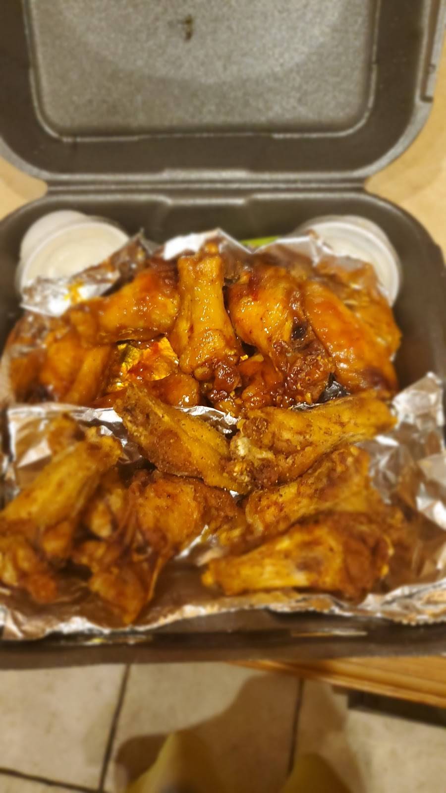 Louisiana Hot Wingz | restaurant | 1325 Gause Blvd, Slidell, LA 70458, USA | 9852594427 OR +1 985-259-4427
