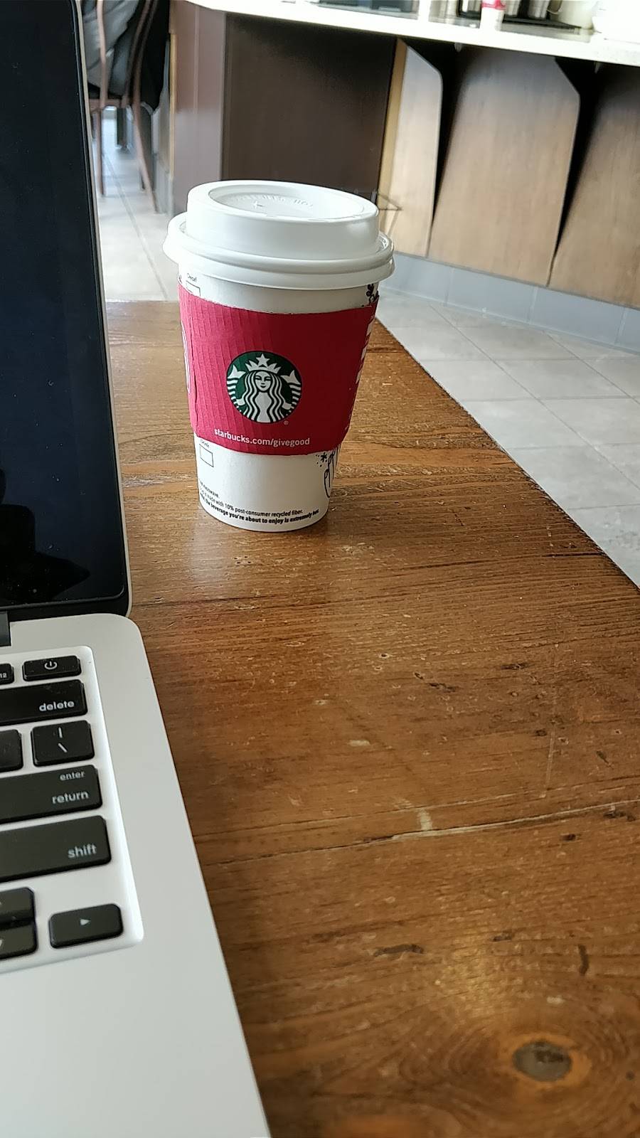 Starbucks | cafe | 6305 Mills Civic Pkwy #3103, West Des Moines, IA 50266, USA | 5152239263 OR +1 515-223-9263