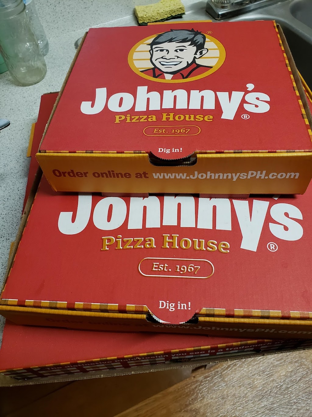 Johnnys Pizza House | meal delivery | 3501 Desiard Street, Monroe, LA 71203, USA | 3183432222 OR +1 318-343-2222