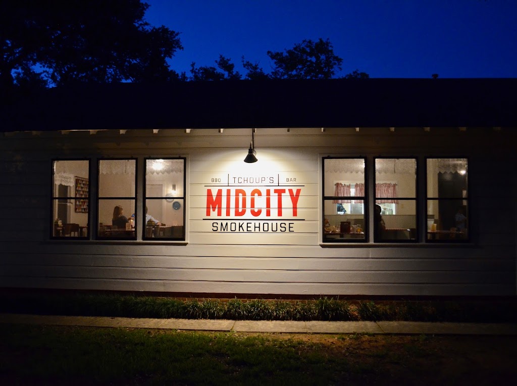 MIDCITY Smokehouse | restaurant | 117 S College Rd, Lafayette, LA 70503, USA | 3373455950 OR +1 337-345-5950