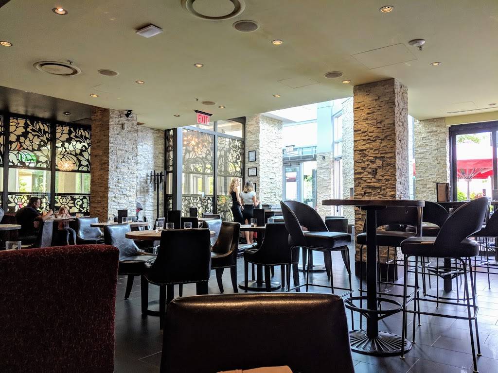 Earls Kitchen + Bar | restaurant | 100 City Centre Dr Unit 1-101, Mississauga, ON L5B 2C9, Canada | 9058972925 OR +1 905-897-2925