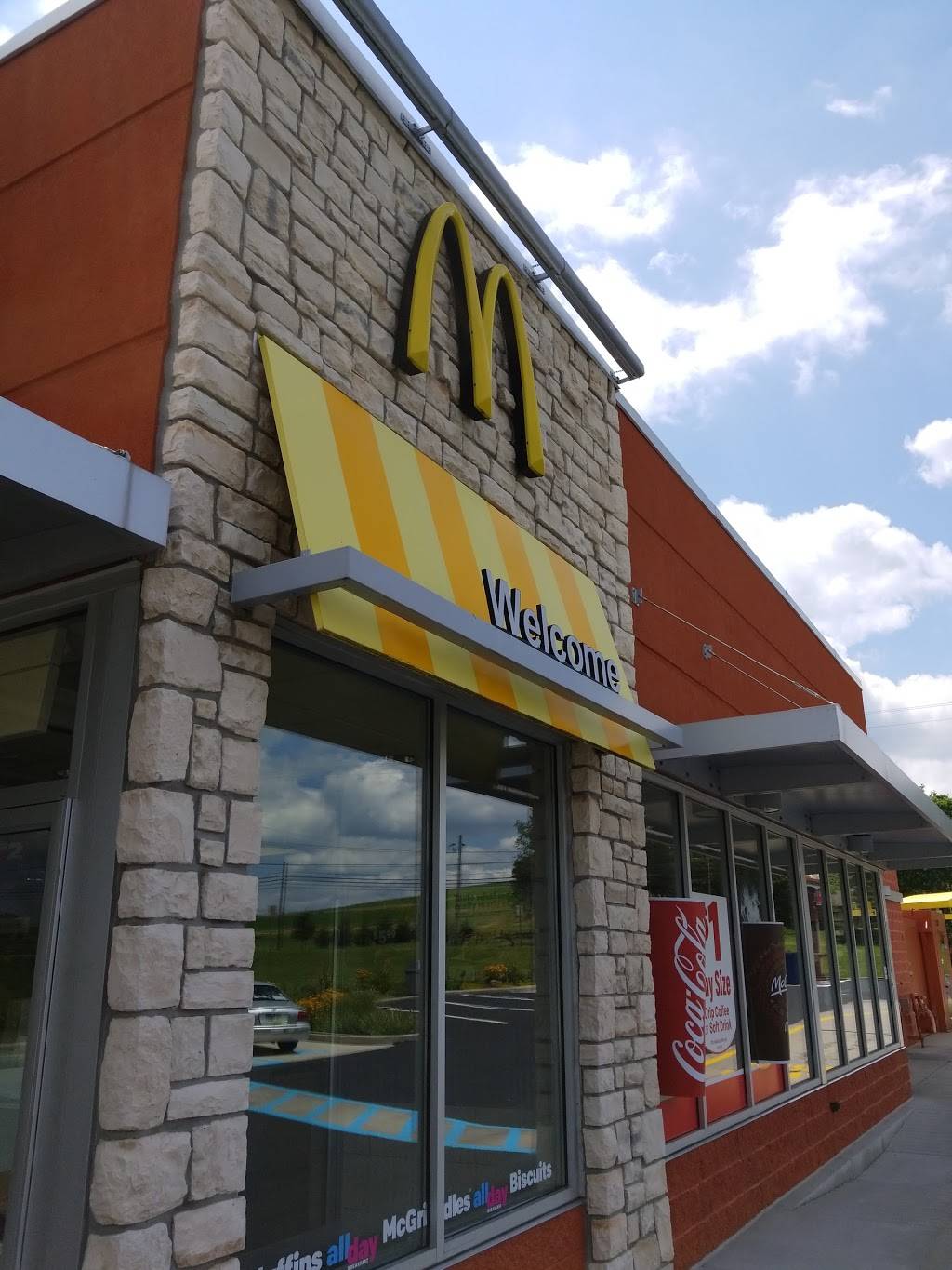 McDonalds | cafe | 1758 N Center Ave, Somerset, PA 15501, USA | 8144430530 OR +1 814-443-0530