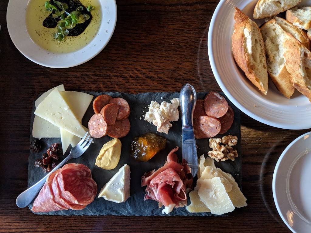 Més Que | restaurant | 1420 Hertel Ave, Buffalo, NY 14216, USA | 7168368800 OR +1 716-836-8800