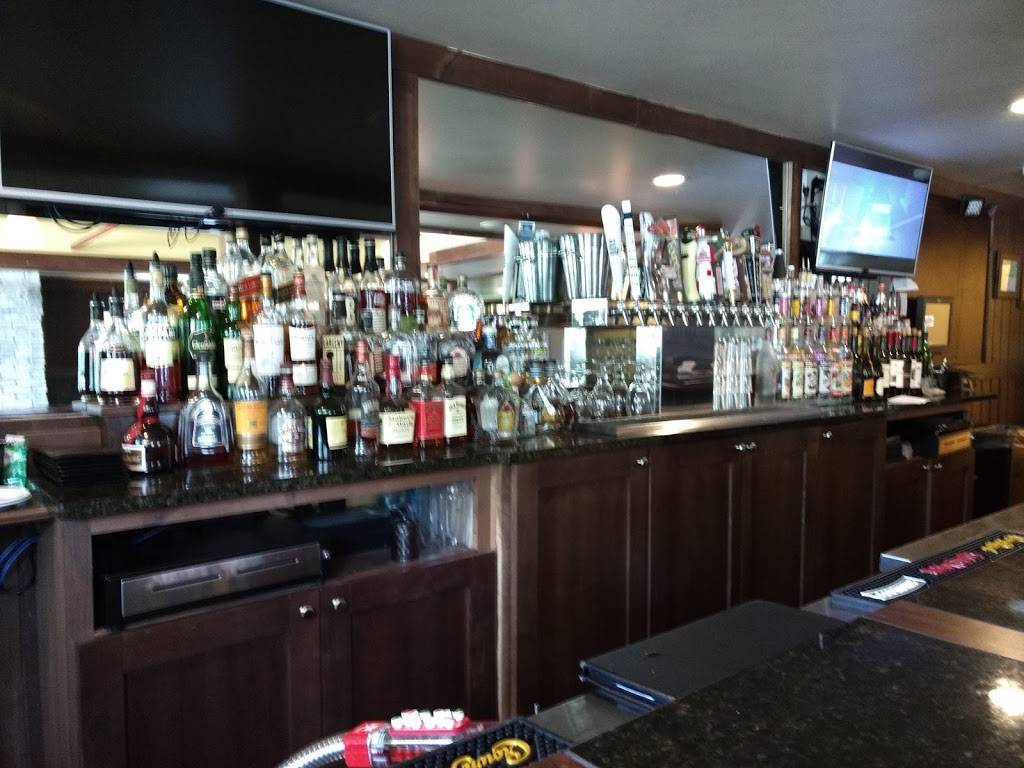Cascade Roadhouse | restaurant | 6817 Cascade Rd SE, Grand Rapids, MI 49546, USA | 6162597439 OR +1 616-259-7439