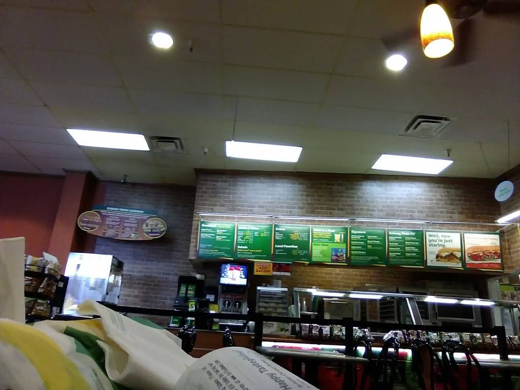 Subway - Restaurant | 3921 Wilder Rd, Bay City, MI 48706, USA