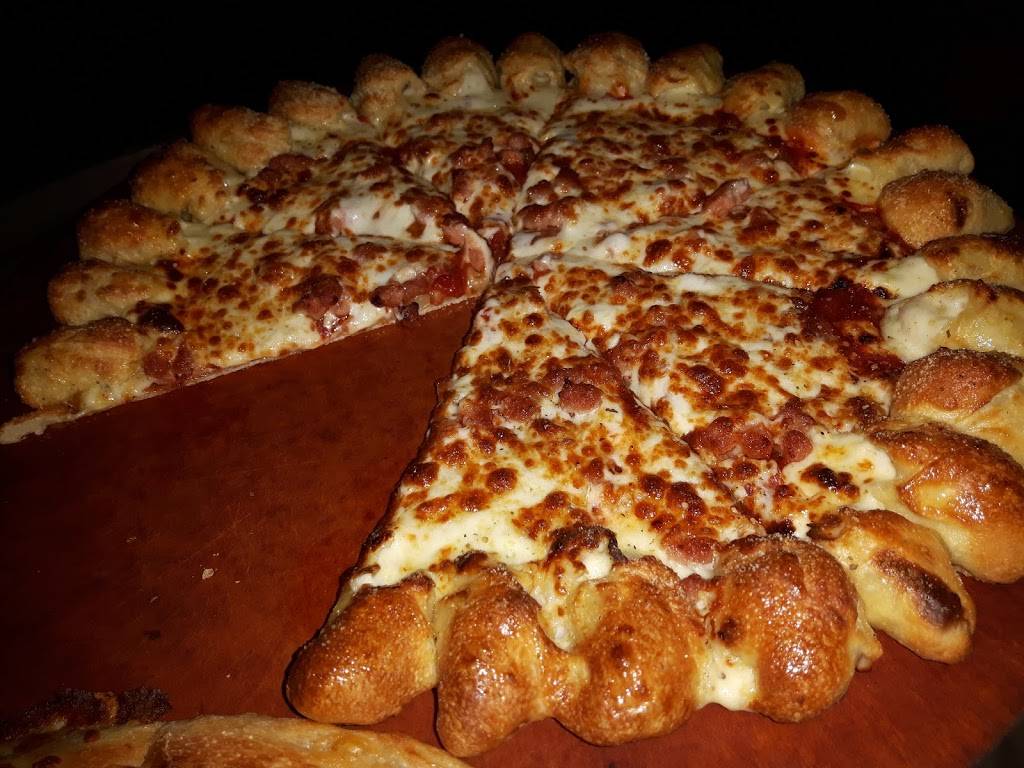Pizza Hut | meal delivery | 50 Boulevard Lionel-Groulx, Sherbrooke, QC J1L 2H3, Canada | 8194815006 OR +1 819-481-5006