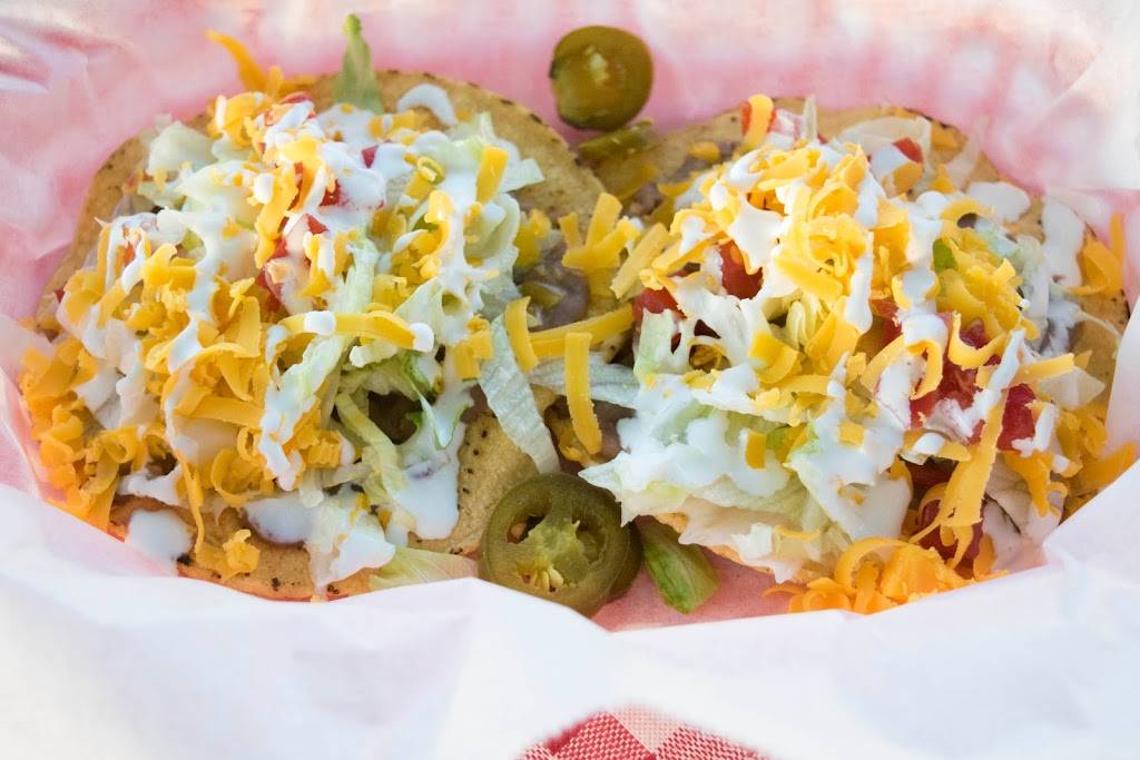 Lyl Millys Food Trailer | restaurant | 15233 Oak St, Lytle, TX 78052, USA | 8305801432 OR +1 830-580-1432