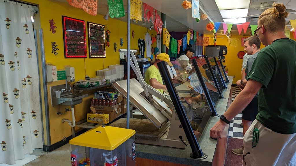 Senor Burrito | restaurant | 121 S Main St, Maryville, MO 64468, USA | 6605622433 OR +1 660-562-2433
