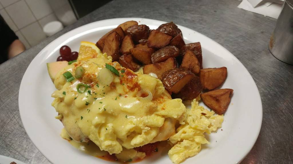 Tatlows Broiler Bar | restaurant | 380 Queensville Side Rd W, River Drive Park, ON L9N 1A8, Canada | 9059539992 OR +1 905-953-9992