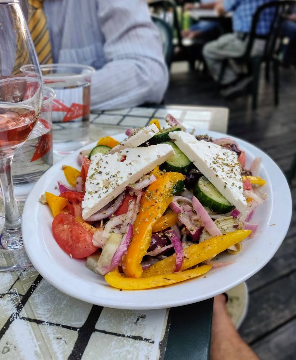 Annies sur le lac | restaurant | 76 Rue Sainte-Anne, Sainte-Anne-de-Bellevue, QC H9X 1L8, Canada | 5144570599 OR +1 514-457-0599