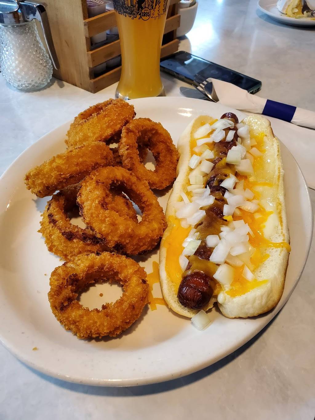 Blue Moon Diner - Restaurant | 20167 SW Tualatin Valley Hwy, Beaverton