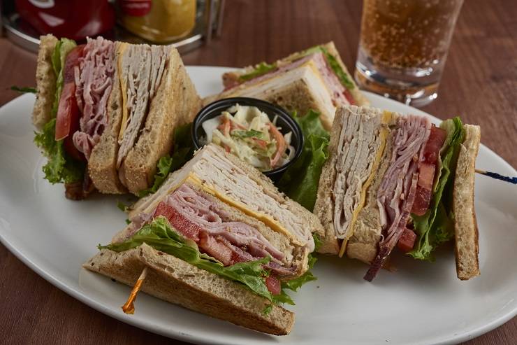 Otis & Henrys Bar & Grill | restaurant | 777 E 3rd St, Caruthersville, MO 63830, USA | 5733336012 OR +1 573-333-6012