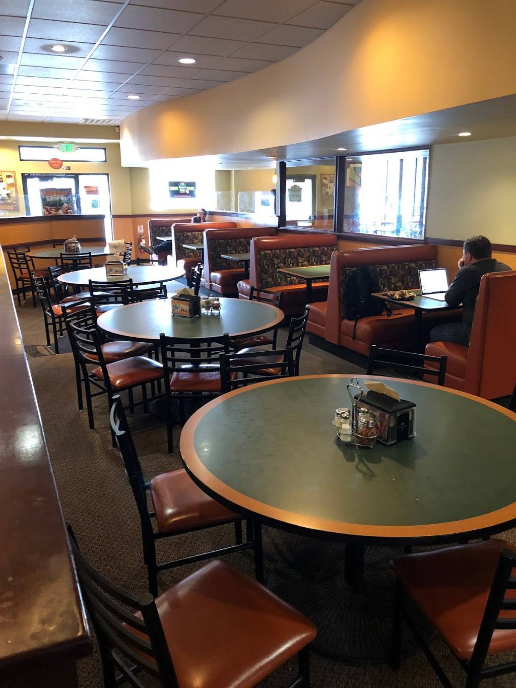 Round Table Pizza Meal Delivery 3637 Mt Diablo Blvd Round Table Pizza Meal Delivery 3637 Mt Diablo Blvd