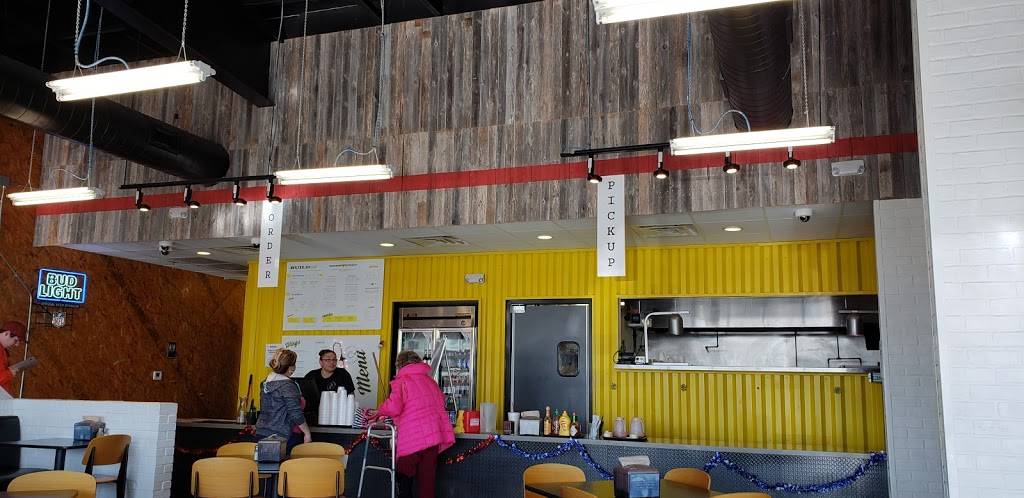 Flash Burger | restaurant | 119 Business Park Dr #100, Kenedy, TX 78119, USA | 8305830870 OR +1 830-583-0870
