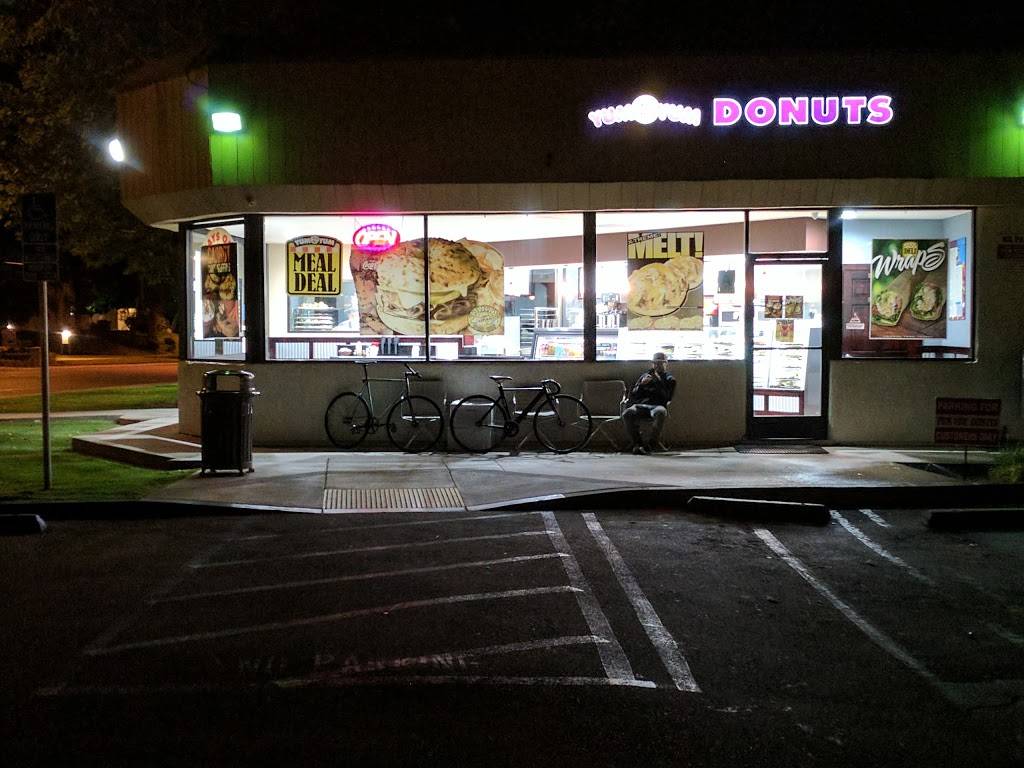 Yum Yum Donuts | cafe | 5833 N Kanan Rd, Agoura Hills, CA 91301, USA | 8187061402 OR +1 818-706-1402