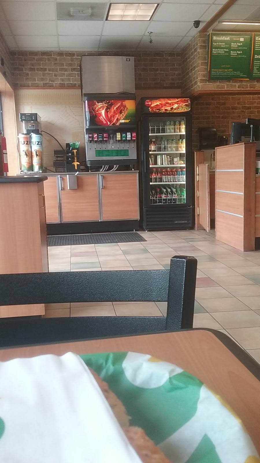Subway | restaurant | 580 E Tri County Blvd, Oliver Springs, TN 37840, USA | 8654352999 OR +1 865-435-2999