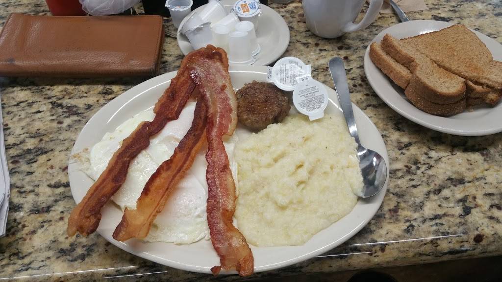 Simos Diner | restaurant | 5004 N Shepherd Dr, Houston, TX 77018, USA | 7136975553 OR +1 713-697-5553
