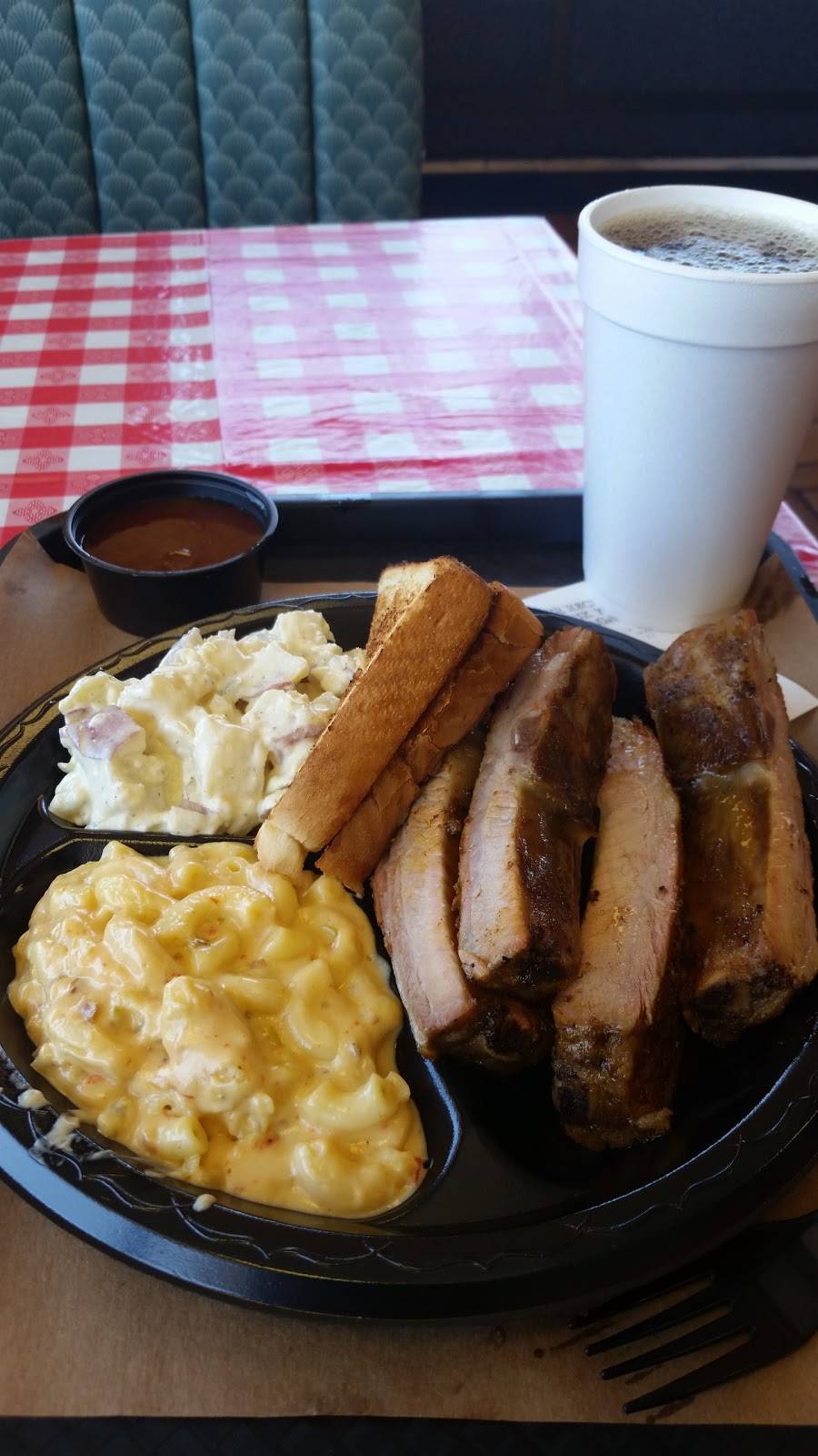 JJ Texas BBQ | restaurant | 405 W Main St, Havelock, NC 28532, USA | 2526526063 OR +1 252-652-6063