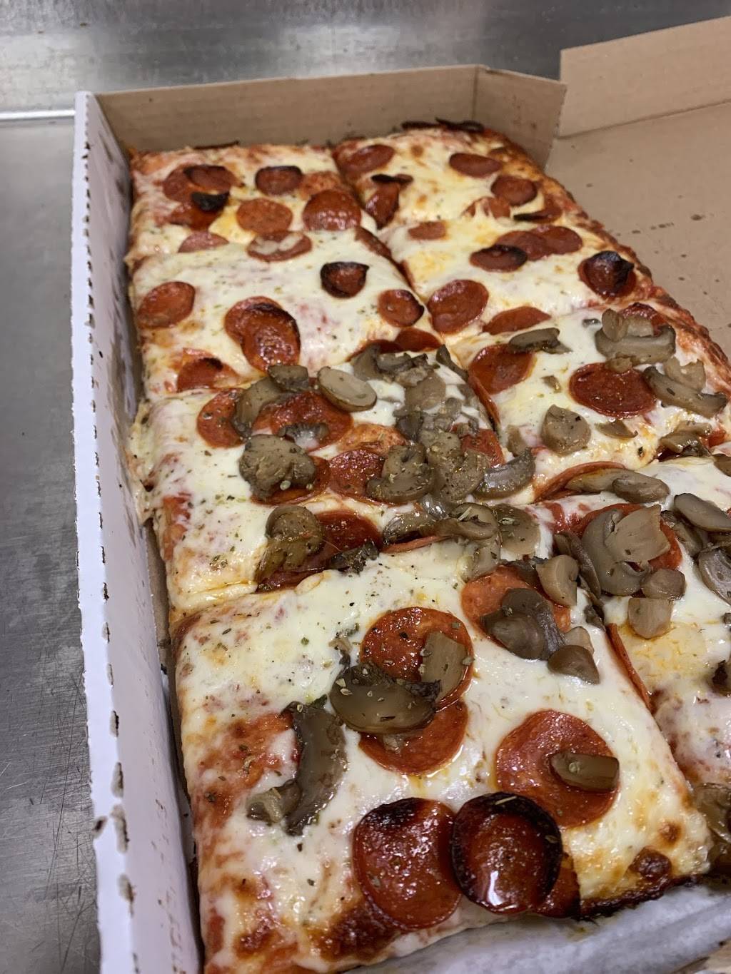 Mattina's Pizzeria | 6040 Sheridan Dr, Amherst, NY 14221, USA