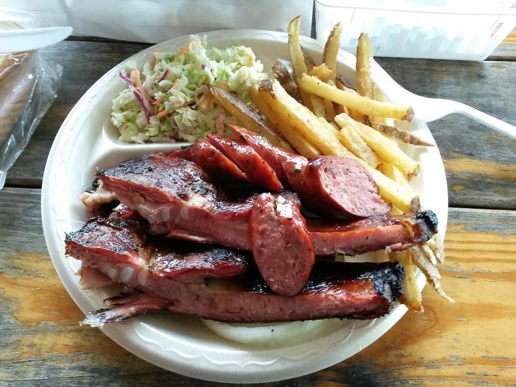 Bennie Js Smoke Pit LLC | restaurant | 621 9th St, Huntsville, TX 77320, USA | 9364399559 OR +1 936-439-9559