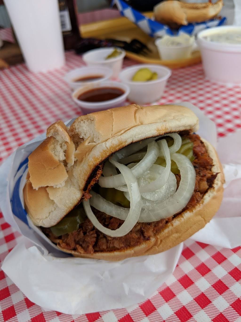 Old 300 BBQ | restaurant | 318 4th St, Blanco, TX 78606, USA | 8308331227 OR +1 830-833-1227