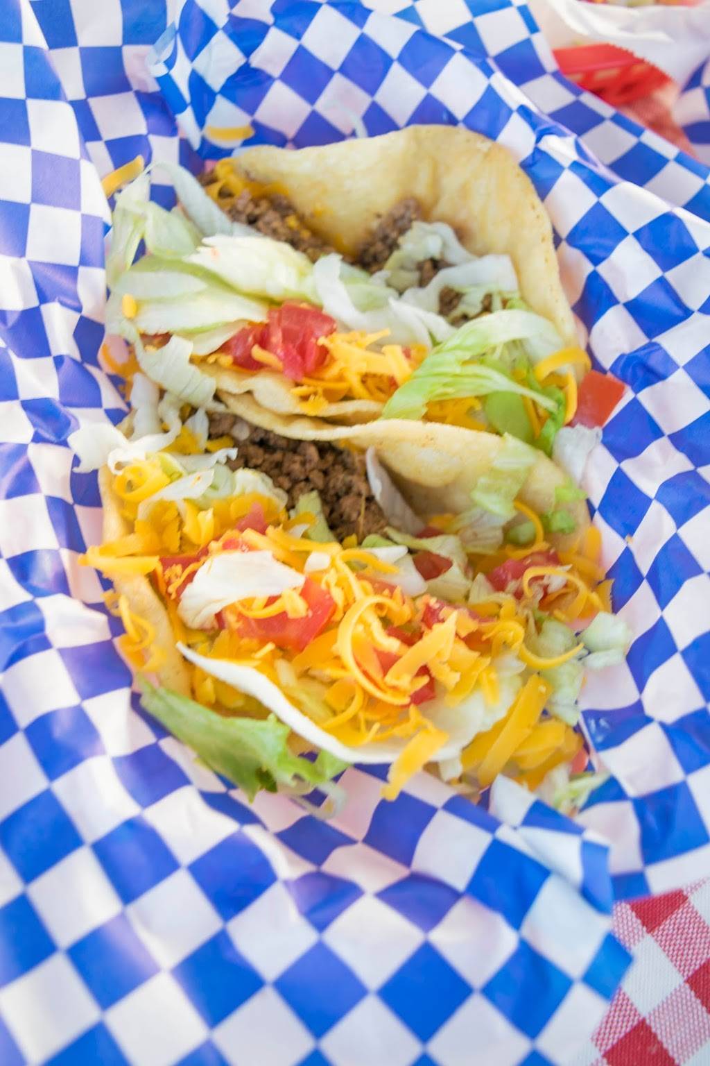 Lyl Millys Food Trailer | restaurant | 15233 Oak St, Lytle, TX 78052, USA | 8305801432 OR +1 830-580-1432