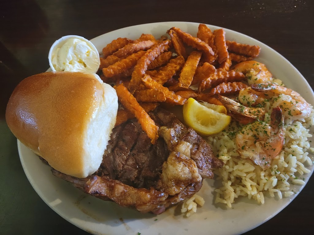 Freds Steakhouse & Saloon | restaurant | 2011 N Main St, Altus, OK 73521, USA | 5804800555 OR +1 580-480-0555