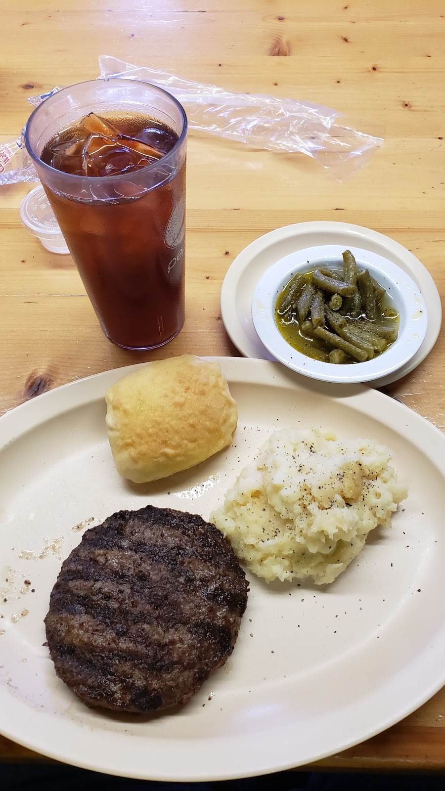 Log Cabin Cafe | restaurant | Ellsinore, MO 63937, USA | 5733220440 OR +1 573-322-0440