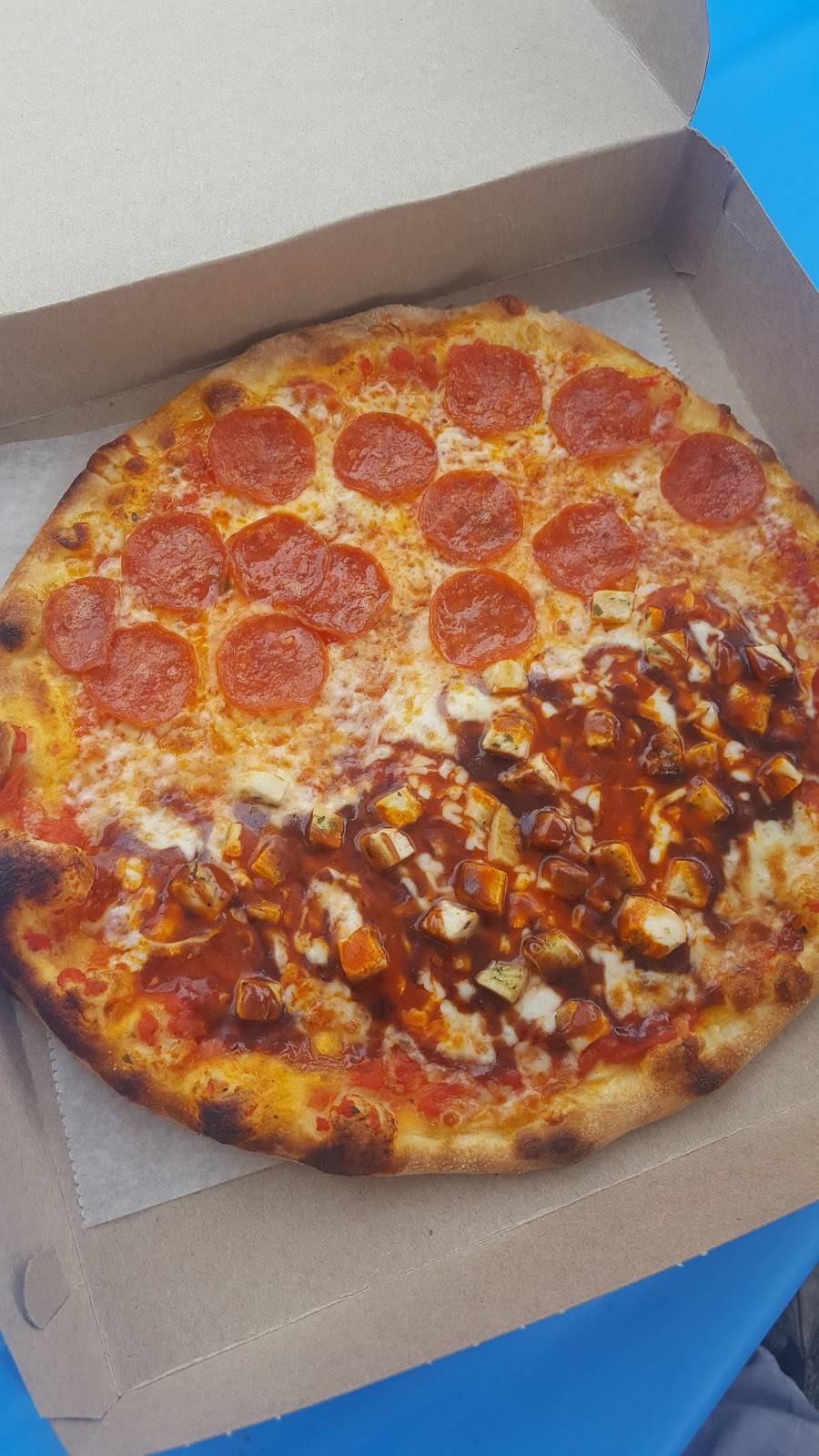 Silver Sands Pizza | restaurant | 415 Boston Post Rd, Milford, CT 06460, USA | 2038820220 OR +1 203-882-0220