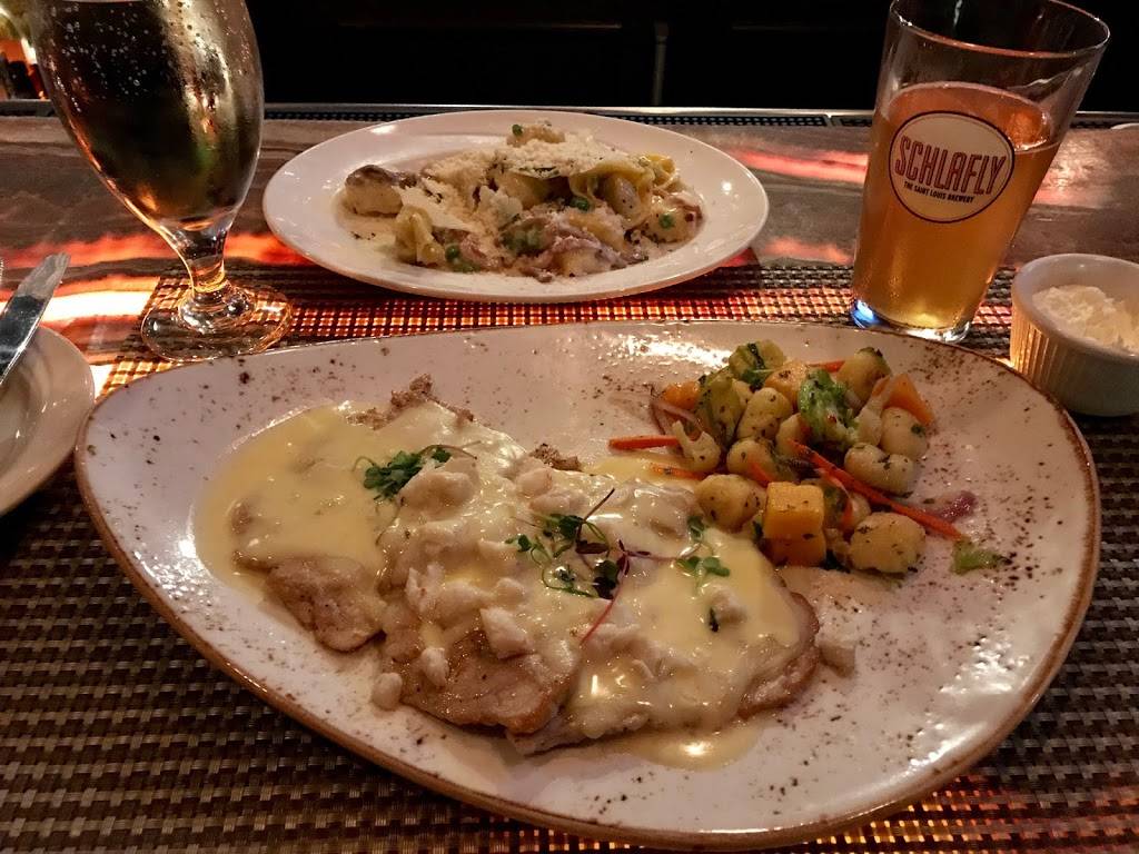 Charlie Gittos On the Hill | restaurant | 5226 Shaw Ave, St. Louis, MO 63110, USA | 3147728898 OR +1 314-772-8898