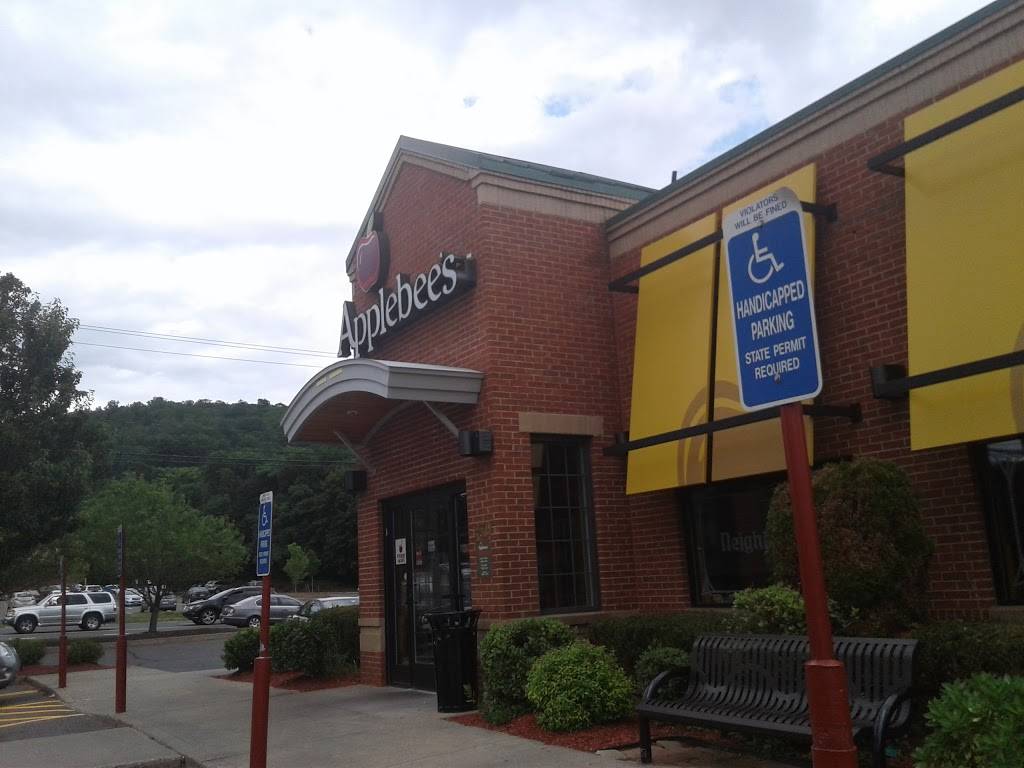Applebees Grill + Bar | restaurant | 270 New Britain Ave, Plainville, CT 06062, USA | 8607472358 OR +1 860-747-2358