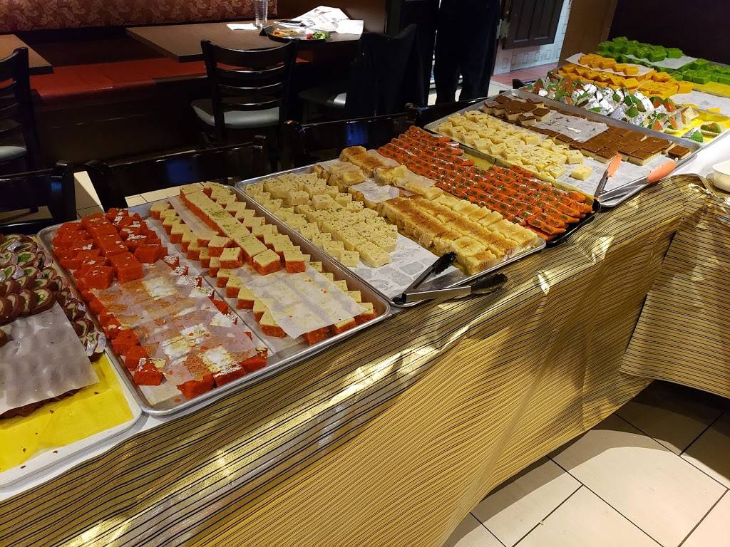 Gagan Sweets | restaurant | 3175 Rutherford Rd, Concord, ON L4K 0A3, Canada | 9055320126 OR +1 905-532-0126