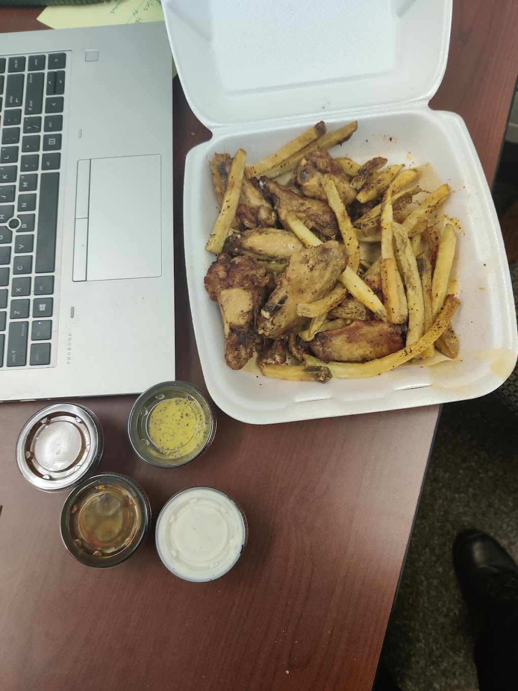 Wing Boss | meal takeaway | 3140 S Wadsworth Blvd, Lakewood, CO 80227, USA | 3039891550 OR +1 303-989-1550