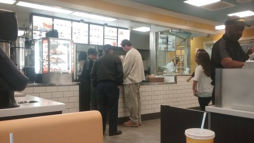 Biscuitville | cafe | 3801 Sutton Way, High Point, NC 27265, USA | 3368123607 OR +1 336-812-3607