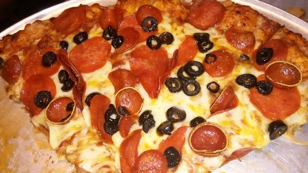 Round Table Pizza | meal delivery | 5040 N West Ave, Fresno, CA 93711, USA | 5594387676 OR +1 559-438-7676