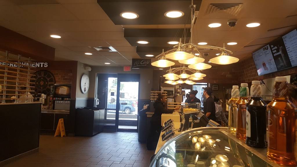 McDonalds | cafe | 800 Hill Ave, Wyomissing, PA 19610, USA | 6103722298 OR +1 610-372-2298