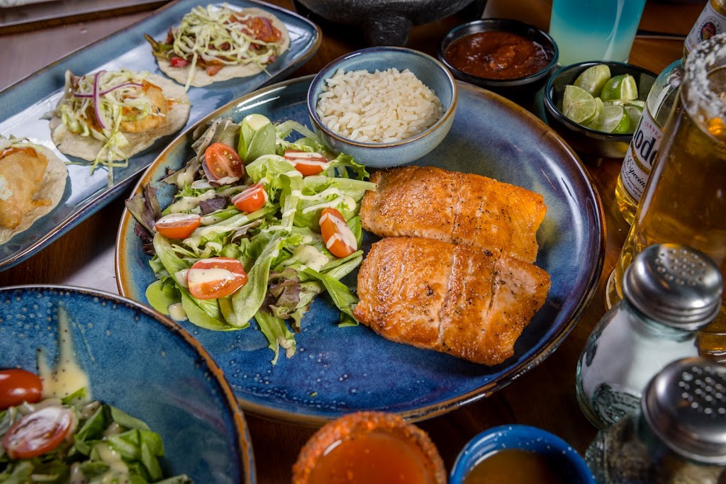 Lapa Lapa Seafood & Drinks 9800 Gateway N Blvd, El
