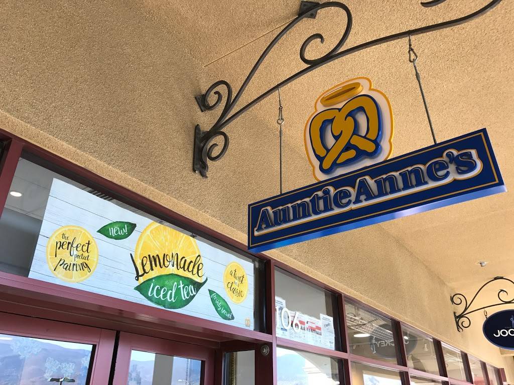 Auntie Annes | restaurant | 48750 Seminole Dr, Cabazon, CA 92230, USA | 9518499575 OR +1 951-849-9575